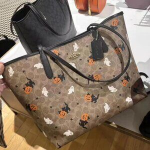 🎃🎃Coach City Tote With Halloween Print